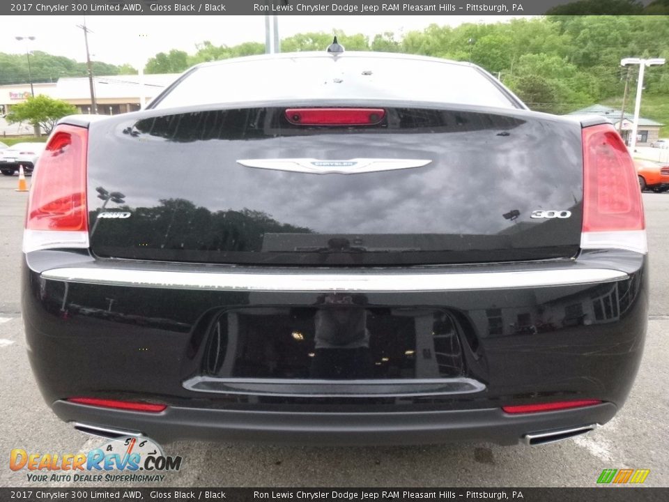 2017 Chrysler 300 Limited AWD Gloss Black / Black Photo #4