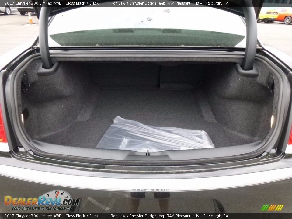 2017 Chrysler 300 Limited AWD Gloss Black / Black Photo #5