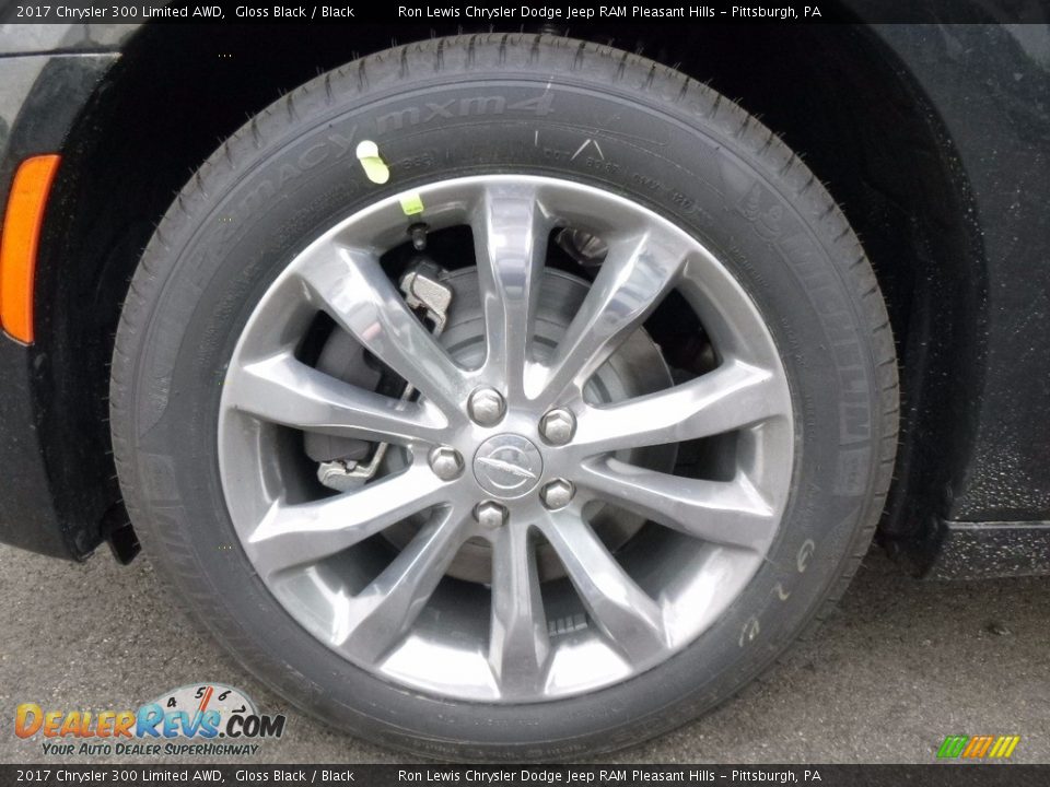 2017 Chrysler 300 Limited AWD Gloss Black / Black Photo #10