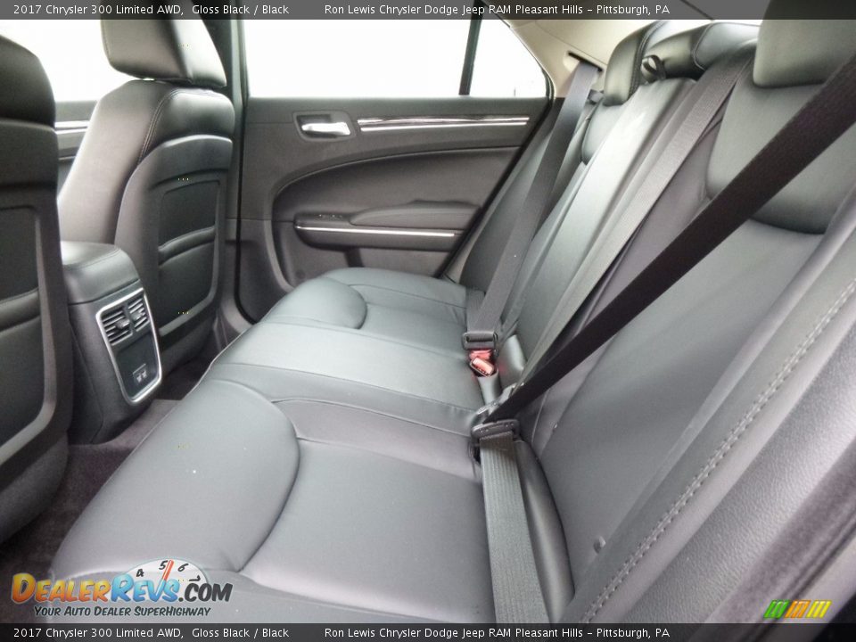 2017 Chrysler 300 Limited AWD Gloss Black / Black Photo #12