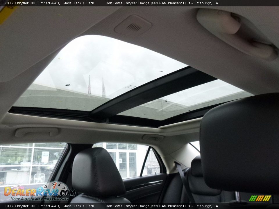 2017 Chrysler 300 Limited AWD Gloss Black / Black Photo #17