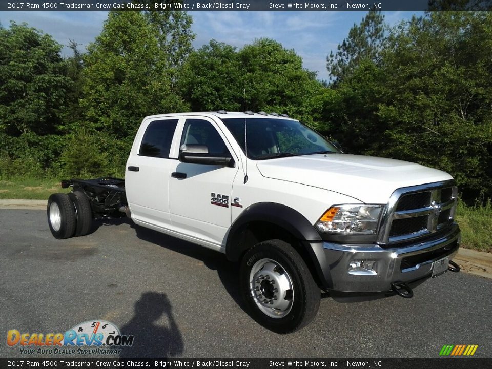 2017 Ram 4500 Tradesman Crew Cab Chassis Bright White / Black/Diesel Gray Photo #4