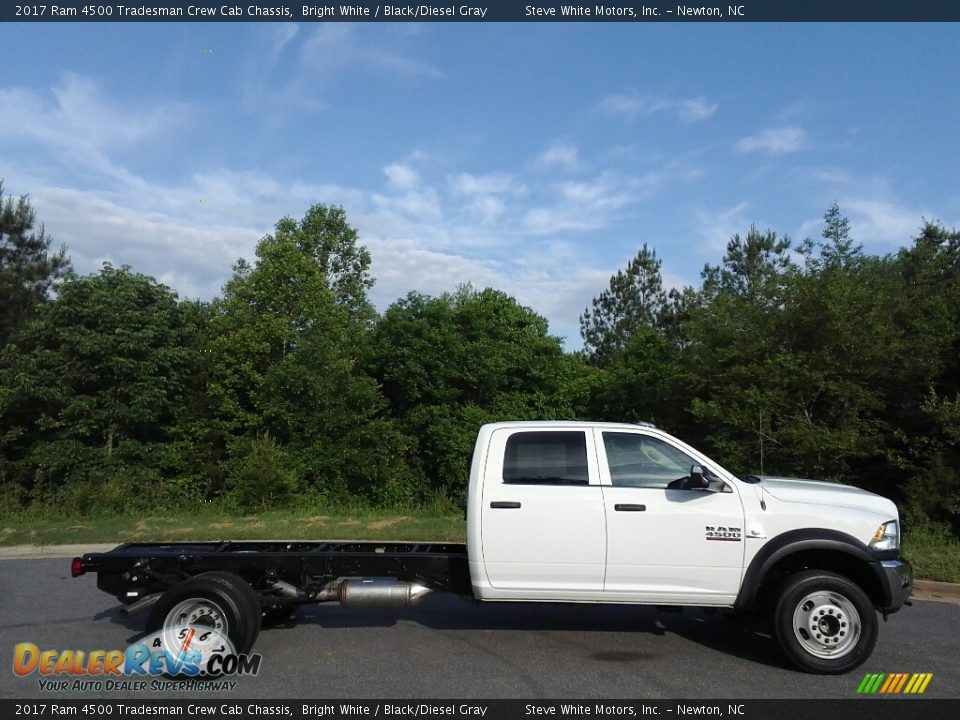 2017 Ram 4500 Tradesman Crew Cab Chassis Bright White / Black/Diesel Gray Photo #5
