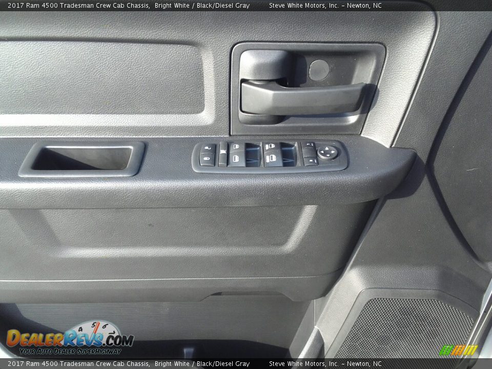 2017 Ram 4500 Tradesman Crew Cab Chassis Bright White / Black/Diesel Gray Photo #10