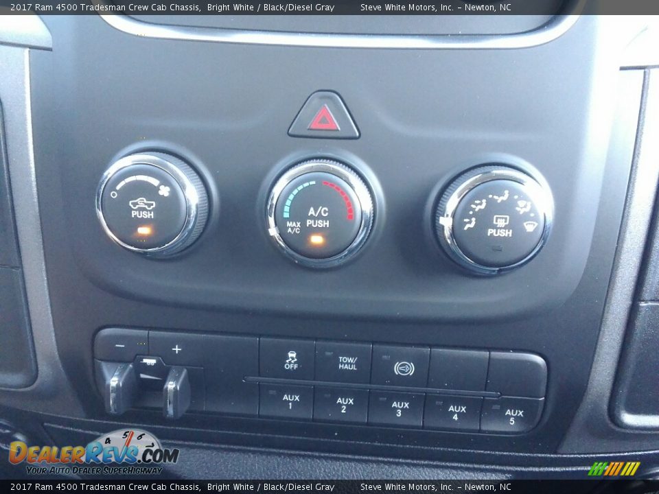 2017 Ram 4500 Tradesman Crew Cab Chassis Bright White / Black/Diesel Gray Photo #17