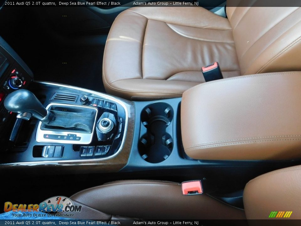 2011 Audi Q5 2.0T quattro Deep Sea Blue Pearl Effect / Black Photo #25