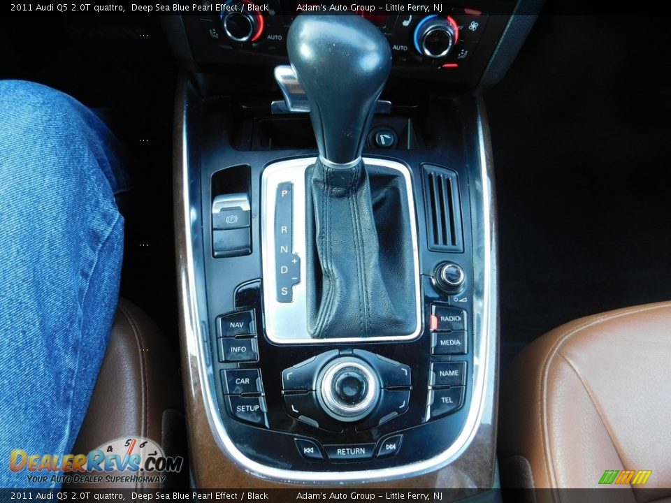 2011 Audi Q5 2.0T quattro Deep Sea Blue Pearl Effect / Black Photo #26