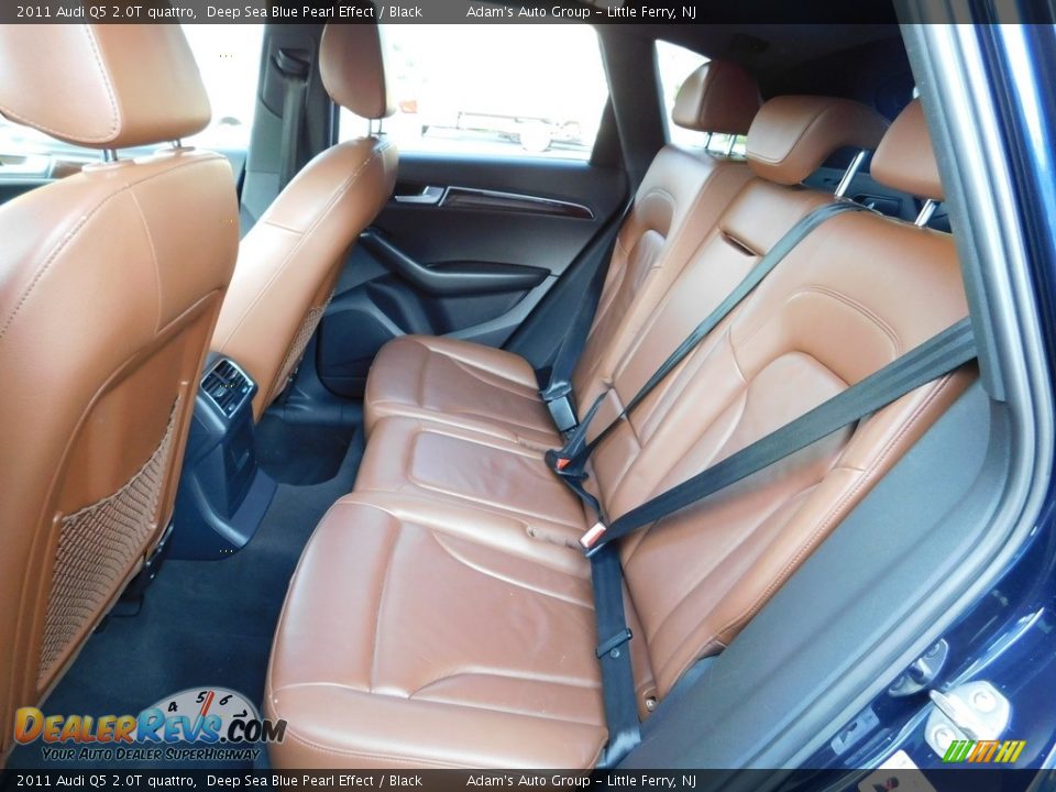 2011 Audi Q5 2.0T quattro Deep Sea Blue Pearl Effect / Black Photo #35
