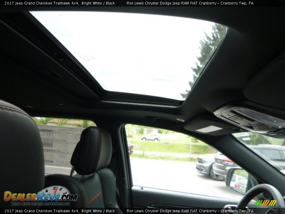 2017 Jeep Grand Cherokee Trailhawk 4x4 Bright White / Black Photo #9