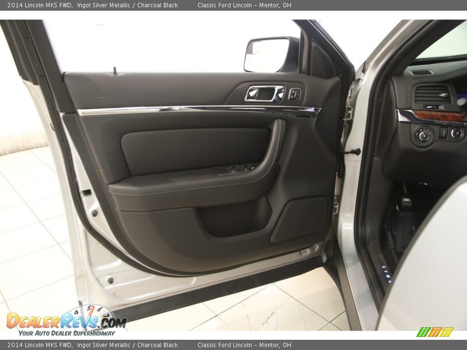 2014 Lincoln MKS FWD Ingot Silver Metallic / Charcoal Black Photo #4