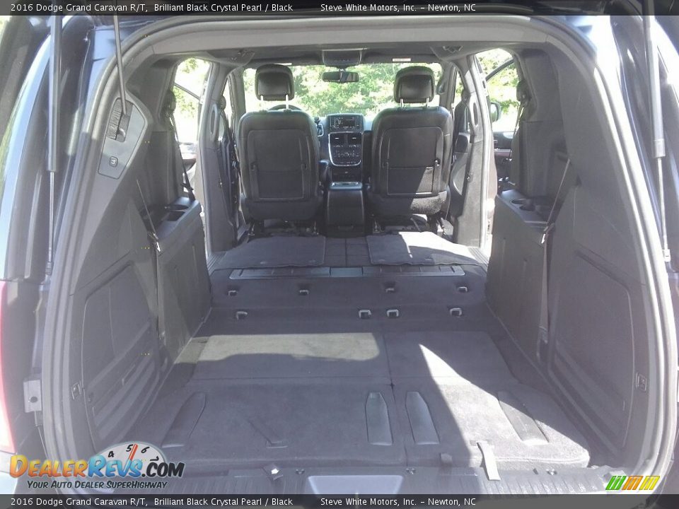 2016 Dodge Grand Caravan R/T Brilliant Black Crystal Pearl / Black Photo #12