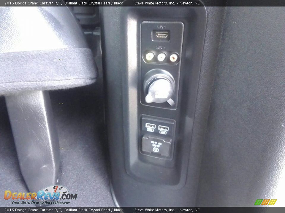 2016 Dodge Grand Caravan R/T Brilliant Black Crystal Pearl / Black Photo #34