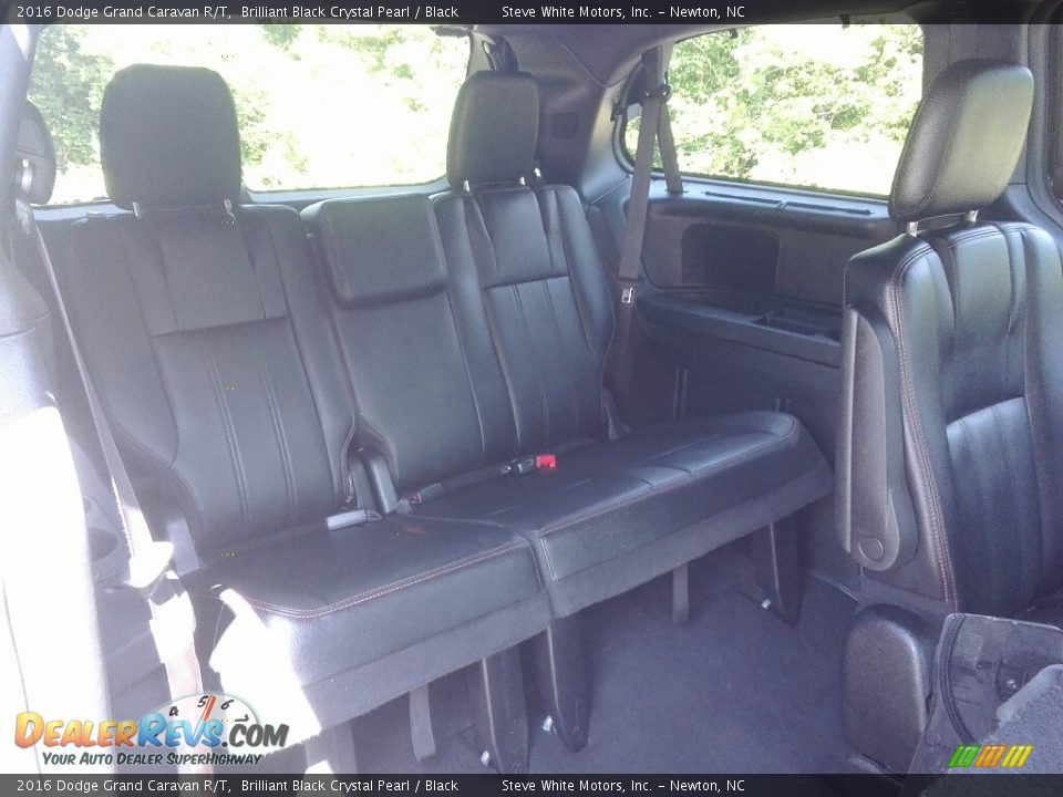 2016 Dodge Grand Caravan R/T Brilliant Black Crystal Pearl / Black Photo #36