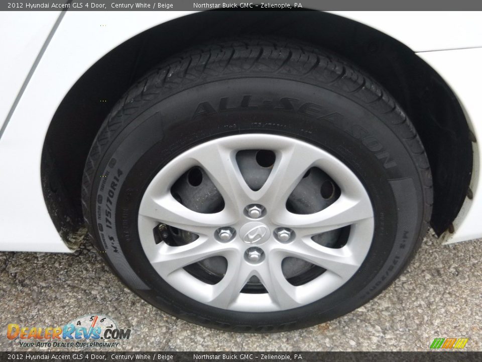 2012 Hyundai Accent GLS 4 Door Century White / Beige Photo #13
