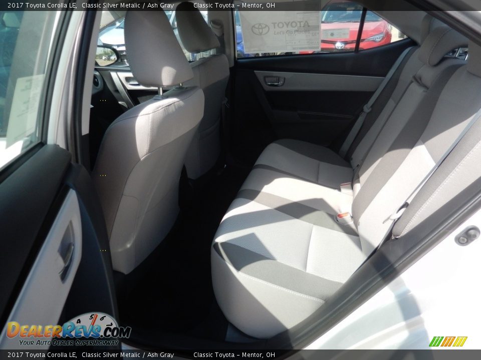 2017 Toyota Corolla LE Classic Silver Metalic / Ash Gray Photo #5