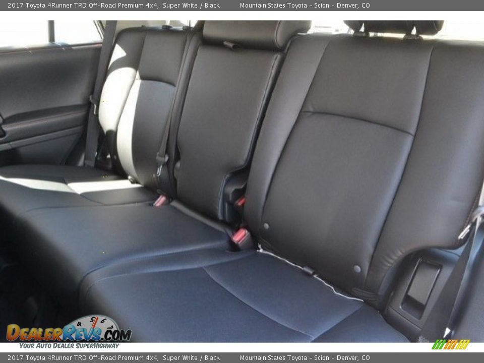 2017 Toyota 4Runner TRD Off-Road Premium 4x4 Super White / Black Photo #7