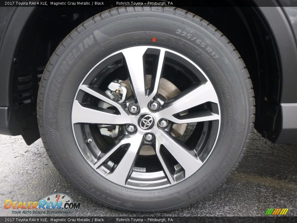 2017 Toyota RAV4 XLE Magnetic Gray Metallic / Black Photo #5