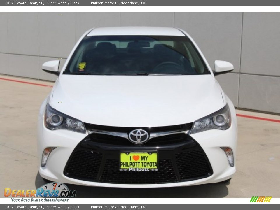 2017 Toyota Camry SE Super White / Black Photo #2