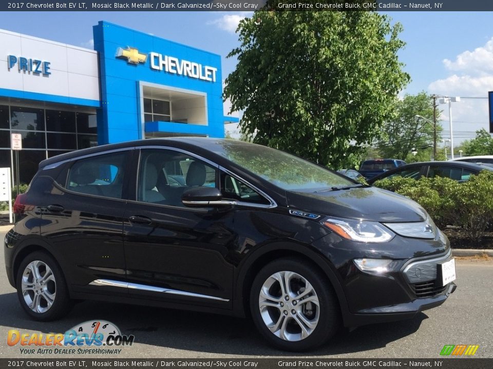 Front 3/4 View of 2017 Chevrolet Bolt EV LT Photo #3