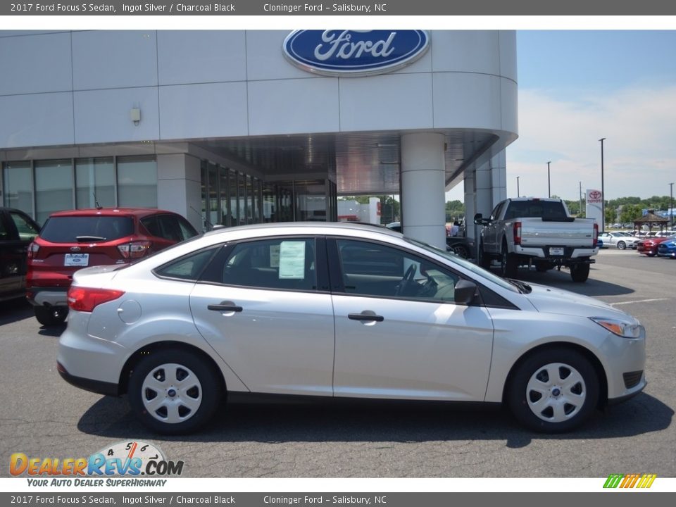 2017 Ford Focus S Sedan Ingot Silver / Charcoal Black Photo #2