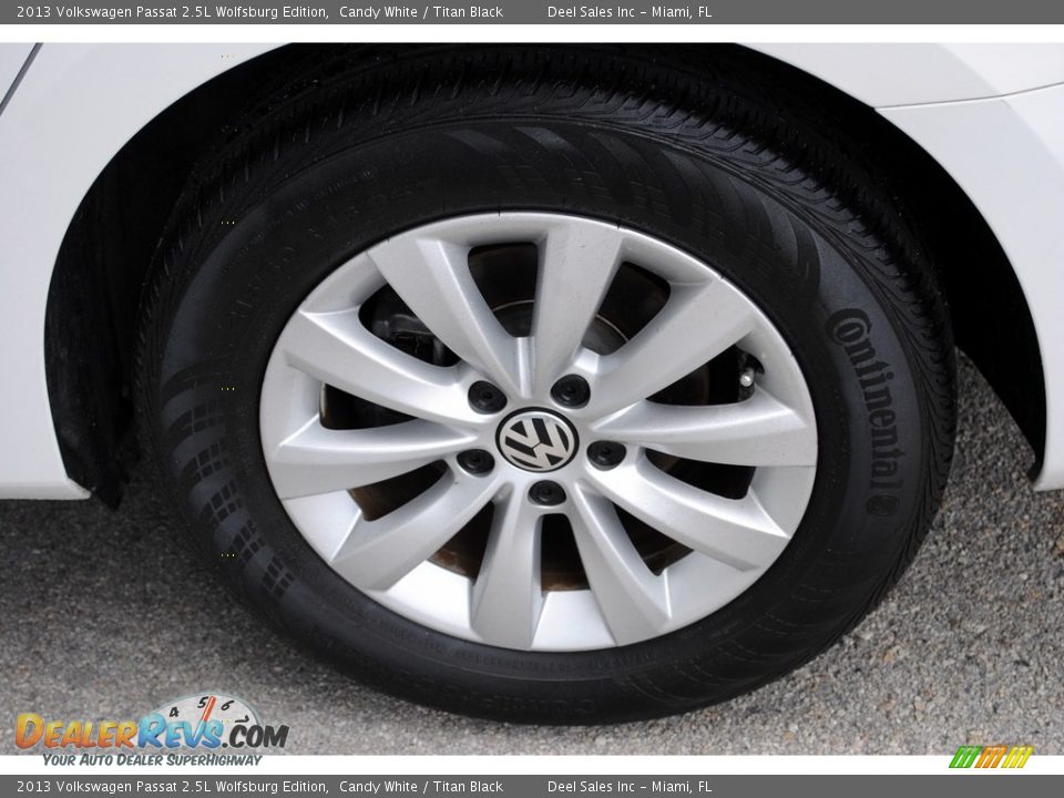 2013 Volkswagen Passat 2.5L Wolfsburg Edition Candy White / Titan Black Photo #11