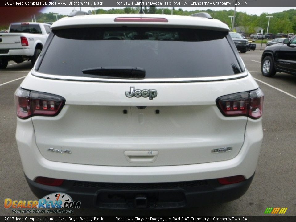 2017 Jeep Compass Latitude 4x4 Bright White / Black Photo #4