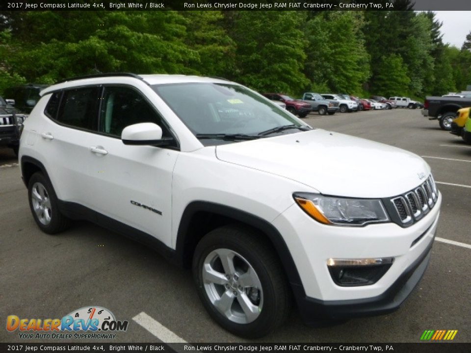 2017 Jeep Compass Latitude 4x4 Bright White / Black Photo #10