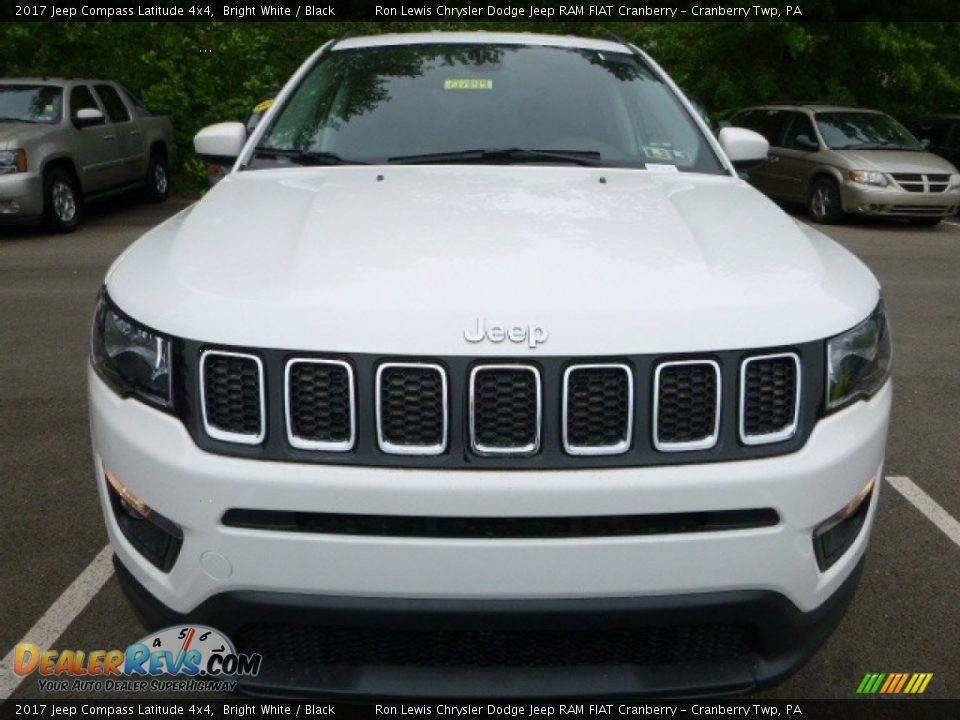 2017 Jeep Compass Latitude 4x4 Bright White / Black Photo #11