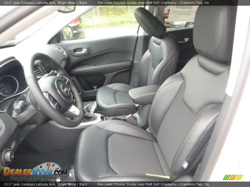 2017 Jeep Compass Latitude 4x4 Bright White / Black Photo #16