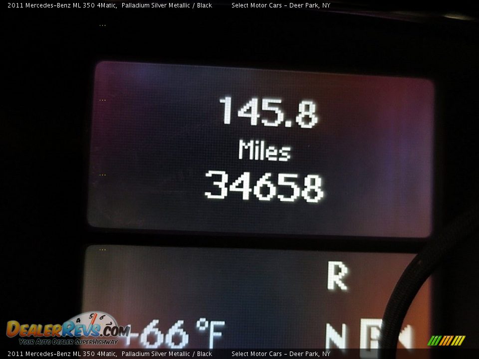 2011 Mercedes-Benz ML 350 4Matic Palladium Silver Metallic / Black Photo #24