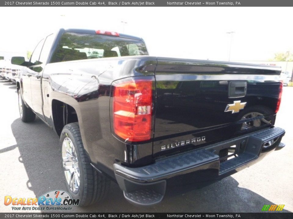 2017 Chevrolet Silverado 1500 Custom Double Cab 4x4 Black / Dark Ash/Jet Black Photo #4
