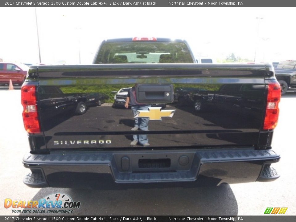 2017 Chevrolet Silverado 1500 Custom Double Cab 4x4 Black / Dark Ash/Jet Black Photo #5