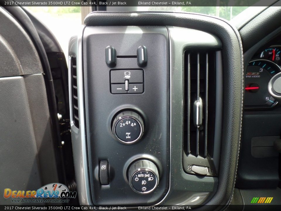 2017 Chevrolet Silverado 3500HD LTZ Crew Cab 4x4 Black / Jet Black Photo #28