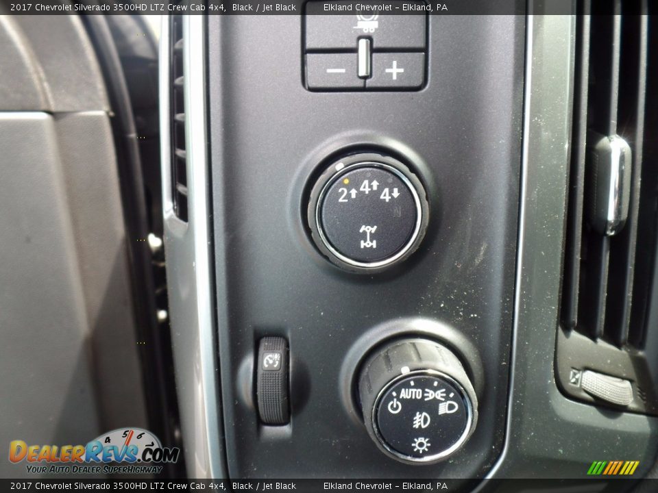 2017 Chevrolet Silverado 3500HD LTZ Crew Cab 4x4 Black / Jet Black Photo #30