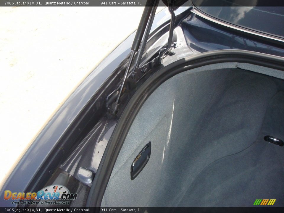 2006 Jaguar XJ XJ8 L Quartz Metallic / Charcoal Photo #22