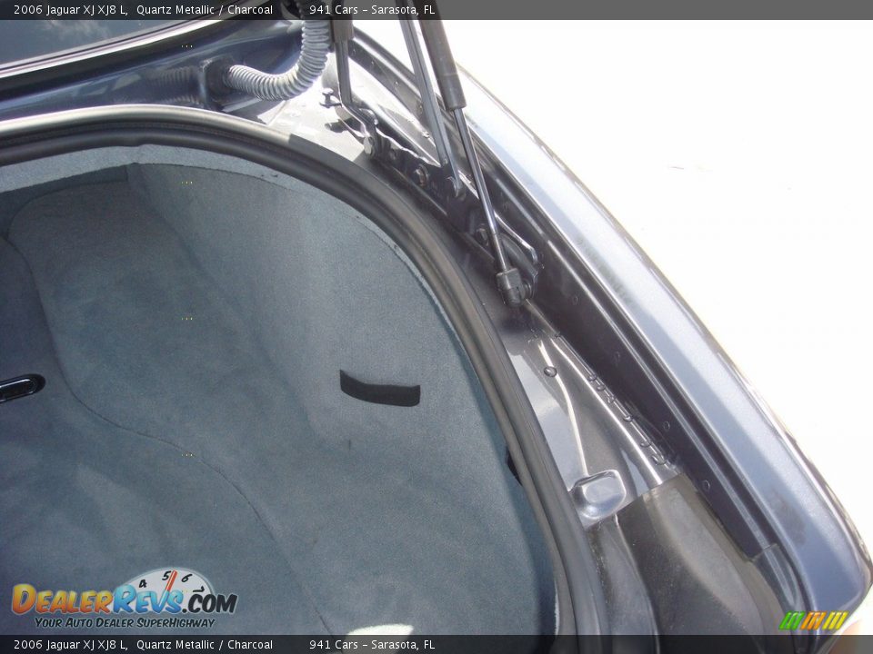 2006 Jaguar XJ XJ8 L Quartz Metallic / Charcoal Photo #23