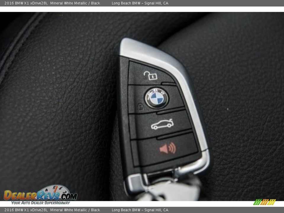 2016 BMW X1 xDrive28i Mineral White Metallic / Black Photo #11