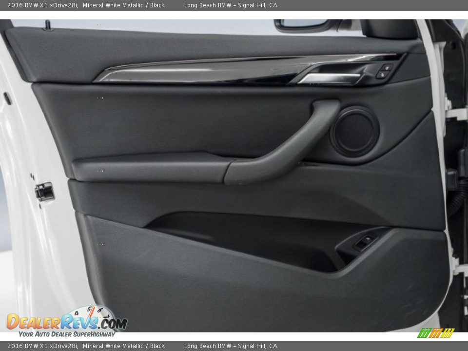 2016 BMW X1 xDrive28i Mineral White Metallic / Black Photo #18