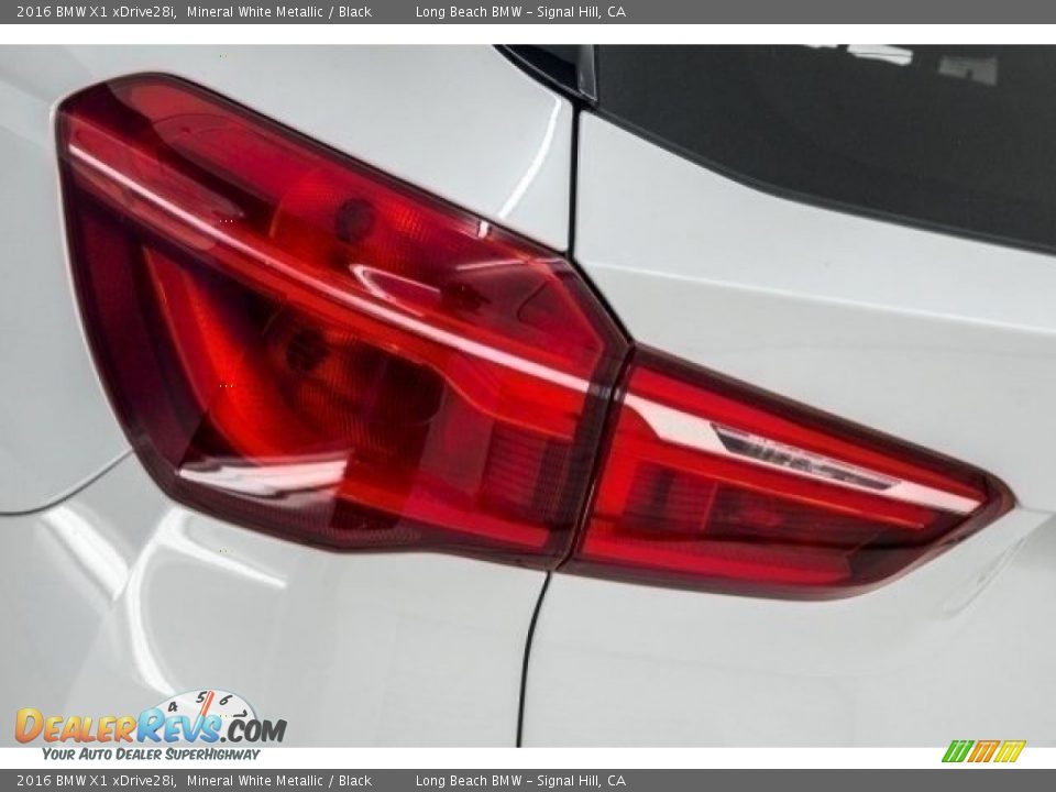 2016 BMW X1 xDrive28i Mineral White Metallic / Black Photo #20