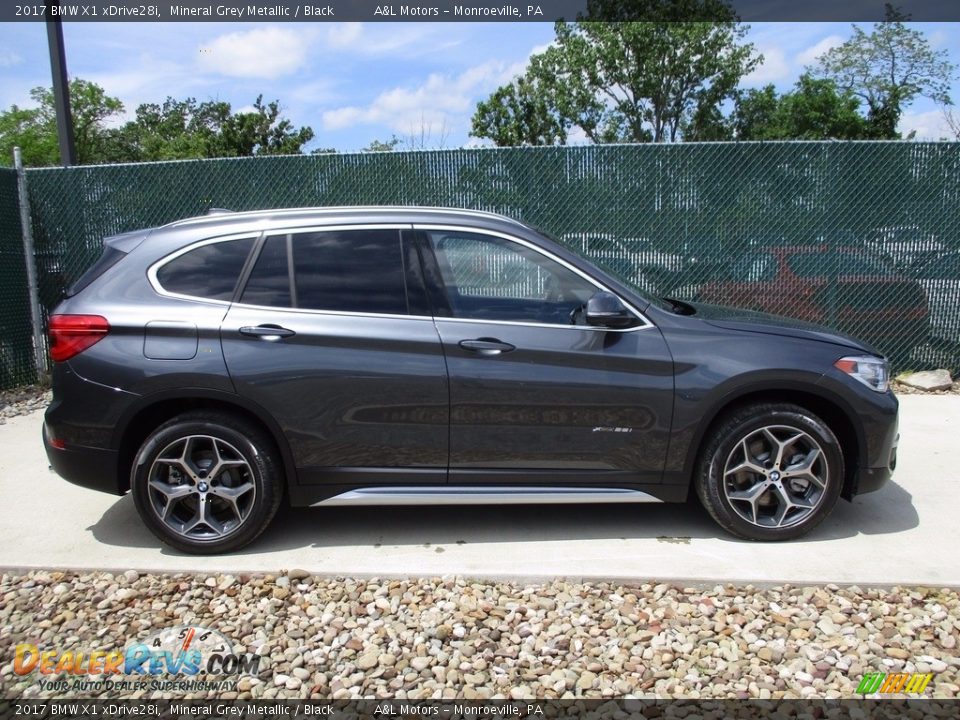 2017 BMW X1 xDrive28i Mineral Grey Metallic / Black Photo #2