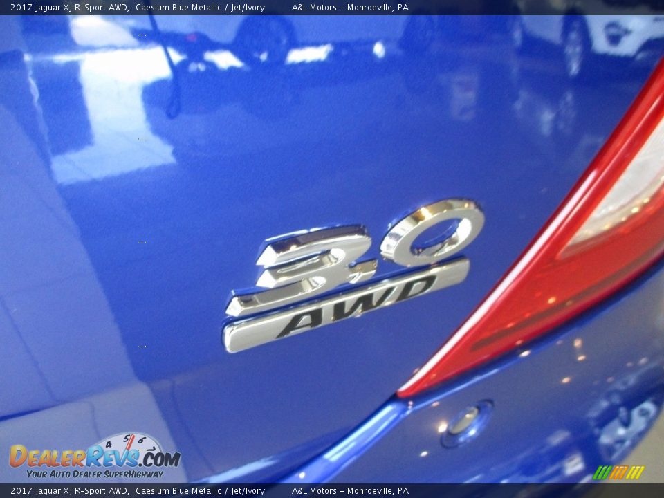 2017 Jaguar XJ R-Sport AWD Caesium Blue Metallic / Jet/Ivory Photo #7