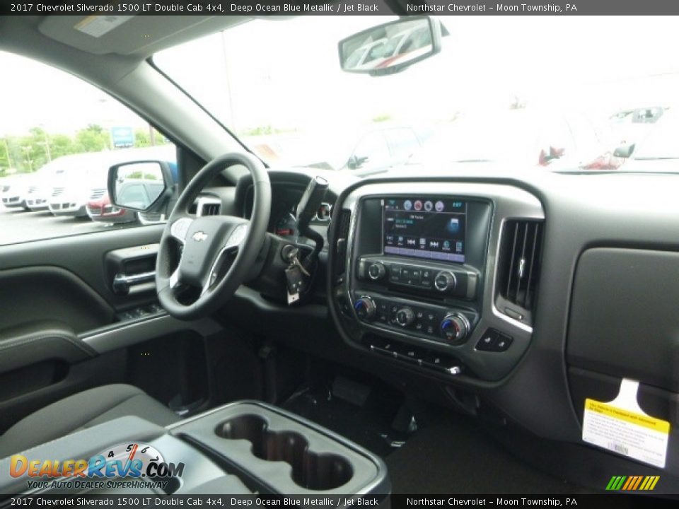 2017 Chevrolet Silverado 1500 LT Double Cab 4x4 Deep Ocean Blue Metallic / Jet Black Photo #10