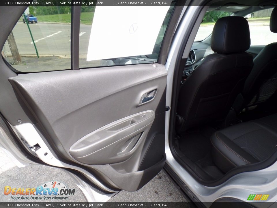 2017 Chevrolet Trax LT AWD Silver Ice Metallic / Jet Black Photo #32