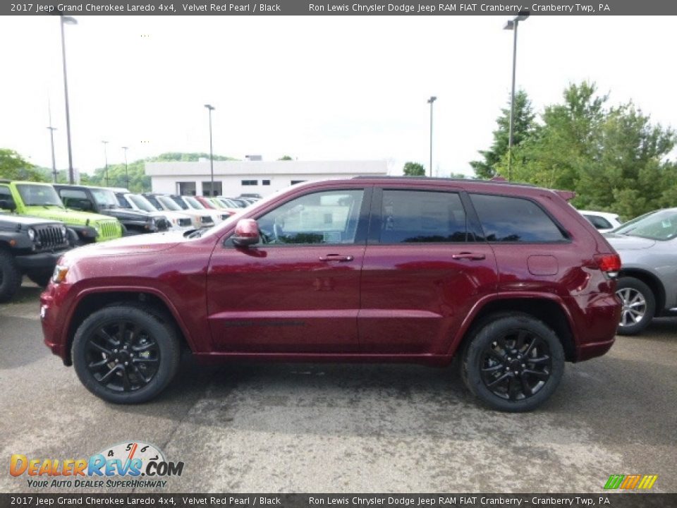 2017 Jeep Grand Cherokee Laredo 4x4 Velvet Red Pearl / Black Photo #2