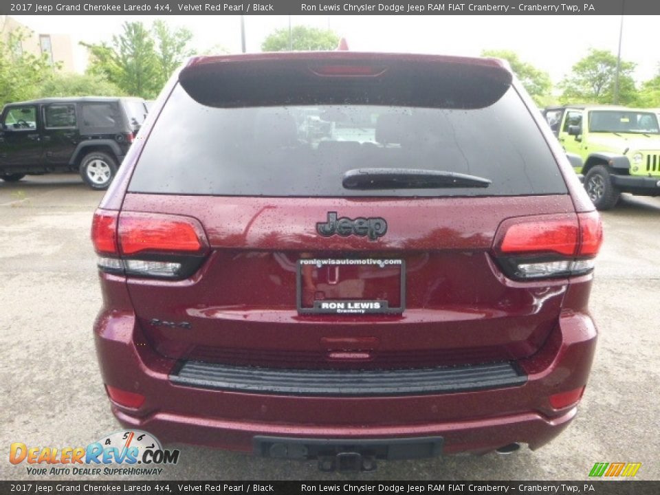 2017 Jeep Grand Cherokee Laredo 4x4 Velvet Red Pearl / Black Photo #4