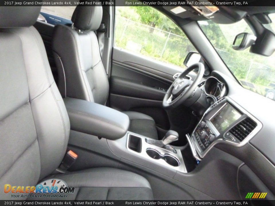 2017 Jeep Grand Cherokee Laredo 4x4 Velvet Red Pearl / Black Photo #8