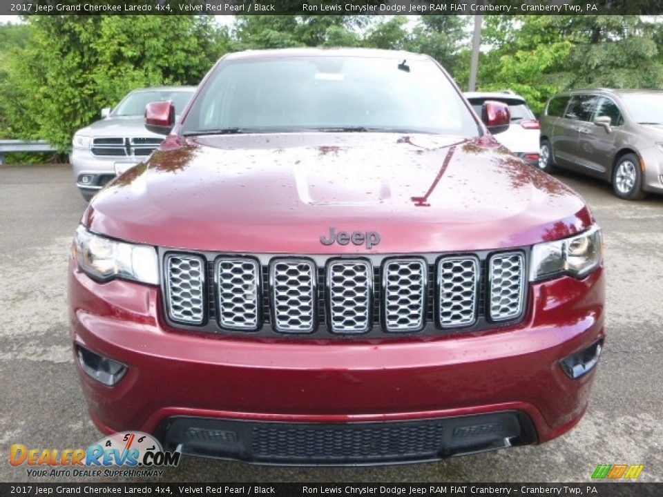 2017 Jeep Grand Cherokee Laredo 4x4 Velvet Red Pearl / Black Photo #12