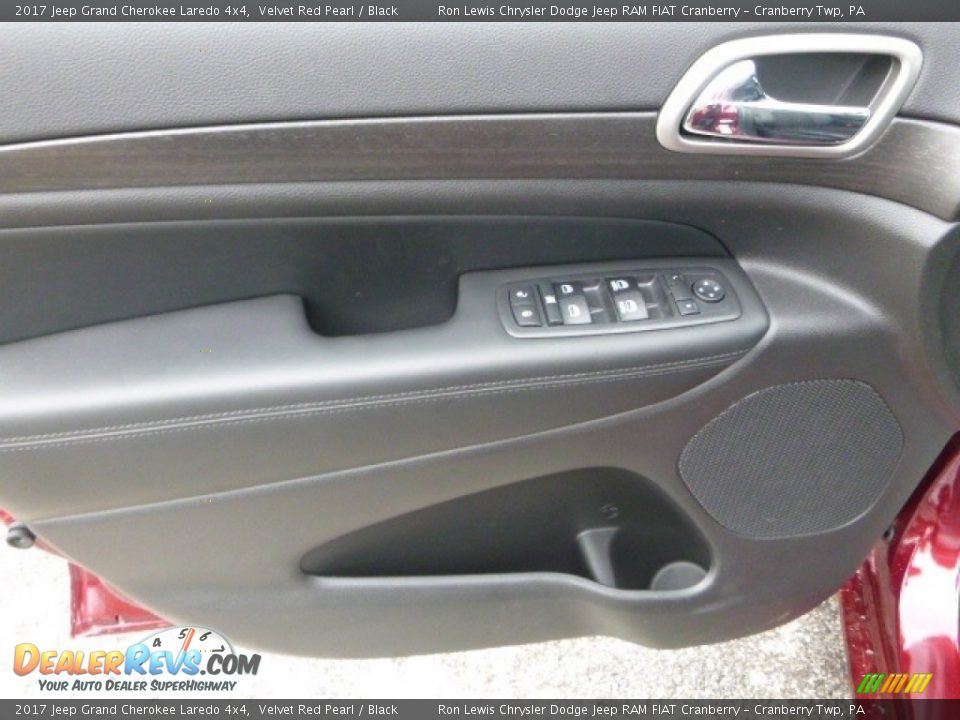 2017 Jeep Grand Cherokee Laredo 4x4 Velvet Red Pearl / Black Photo #14