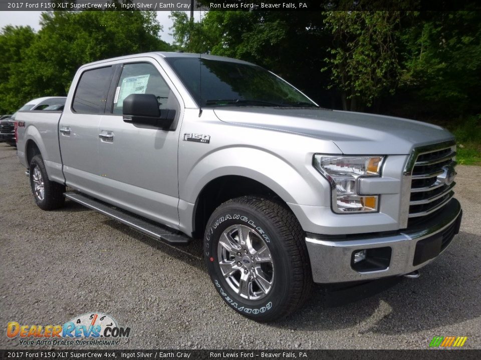 Front 3/4 View of 2017 Ford F150 XLT SuperCrew 4x4 Photo #8