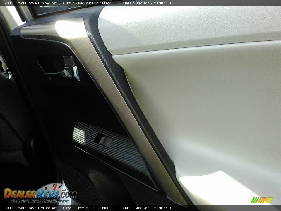 2013 Toyota RAV4 Limited AWD Classic Silver Metallic / Black Photo #15